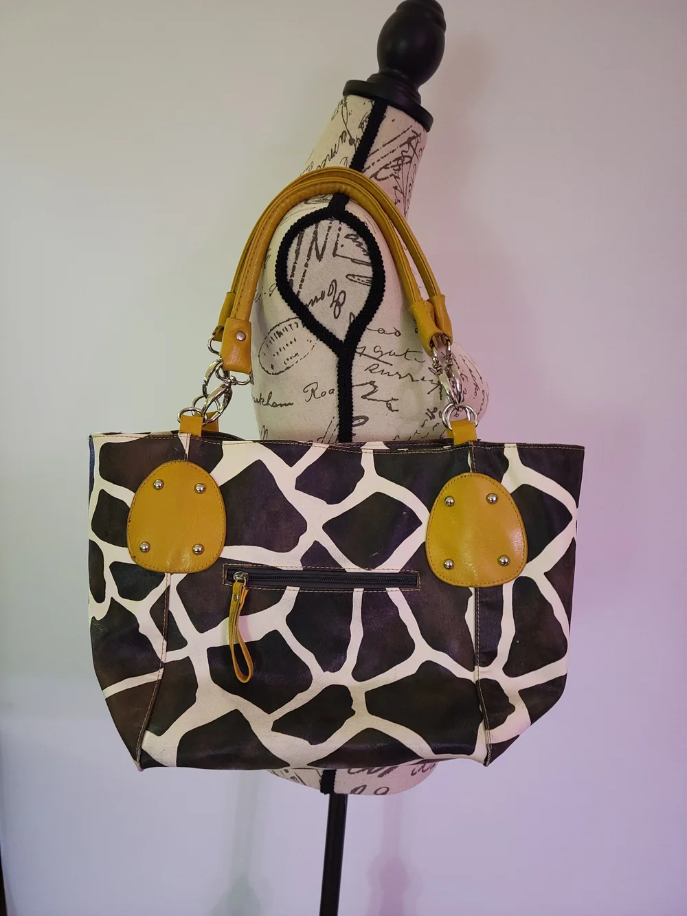 Giraffe-Pattern Tote with Mustard Yellow Accents